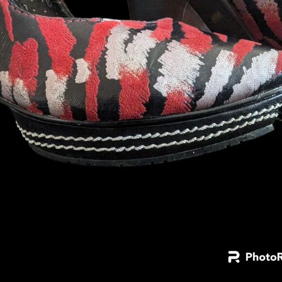 DOLLHOUSE Stiletto KINNAH Leopard / Tiger Pink-Red Black 4.5" heel - Picture 4 of 5